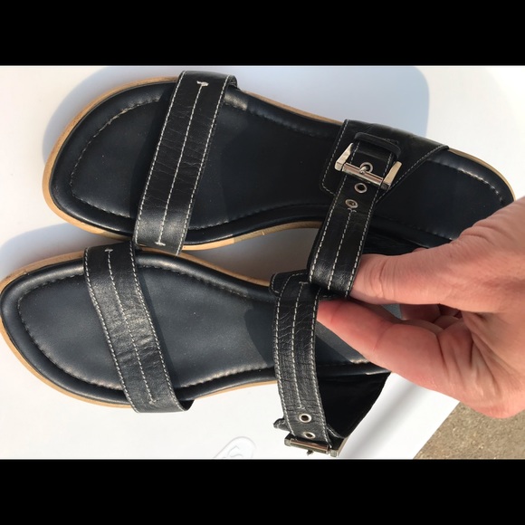 Unisa 9 black leather 2 strap 3.25” high wedge heel adjustable buckle sandals - Picture 2 of 8